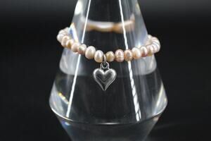 Freshwater Pearl Stretch Bracelet Puff Heart Charm Pink White Pearls